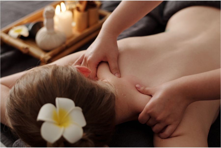 Cơ chế tác động của bấm huyệt phục hồi cổ vai gáy
