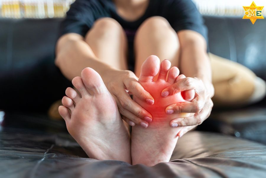 Nhức đùi, đầu gối, bàn chân là dấu hiệu của bệnh gì?