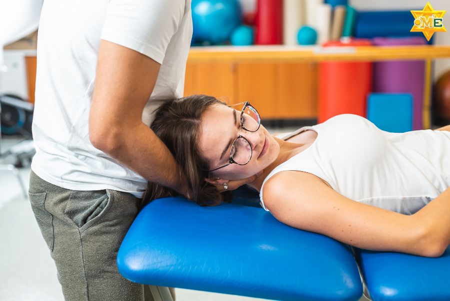 Quan điểm của Y học cổ truyền về kinh lạc vùng đầu, cổ, vai, tay