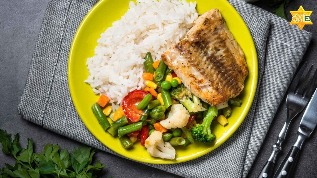 mâm cơm đủ chất giúp cải thiện tình trạng suy dinh dưỡng ở trẻ dưới 5 tuổi