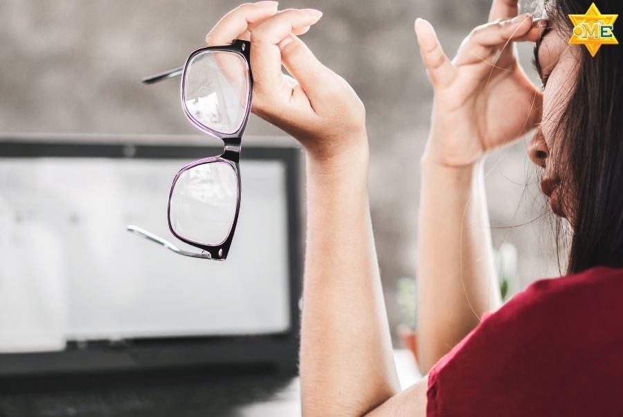 Bấm huyệt chữa nhức mỏi mắt có hiệu quả?