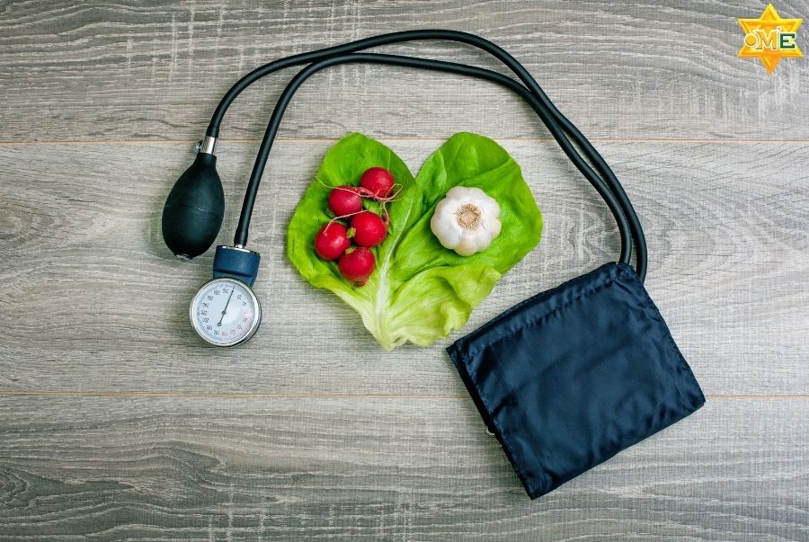 Người cao tuổi có nên áp dụng bấm huyệt giảm huyết áp cao không?