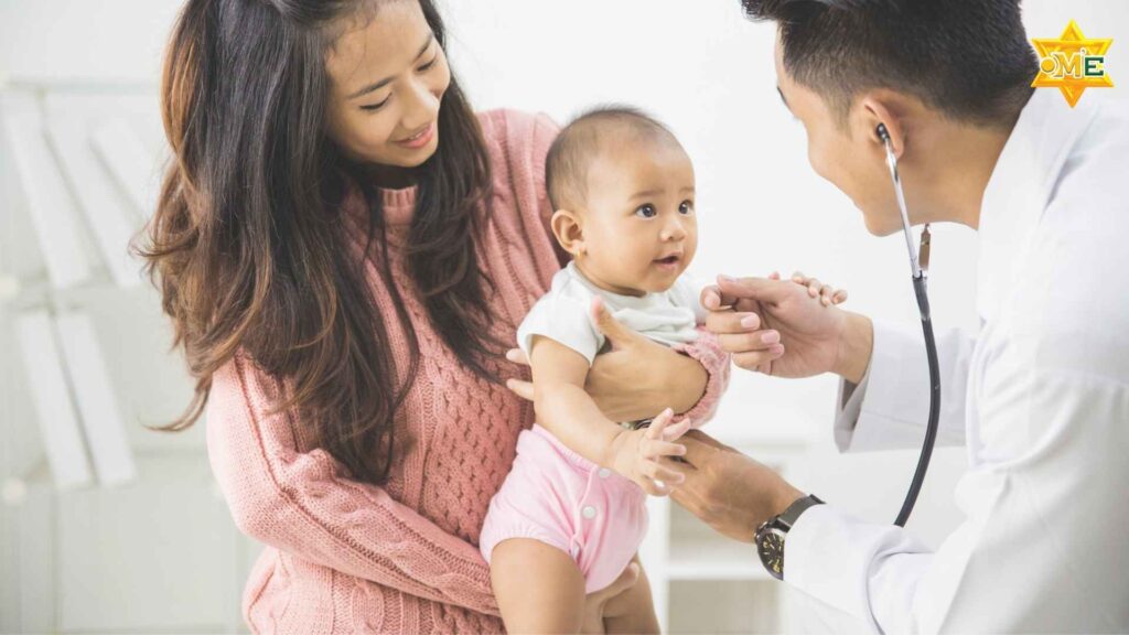 Khám sức khỏe định kỳ, tư vấn dinh dưỡng tại cơ sở y tế.