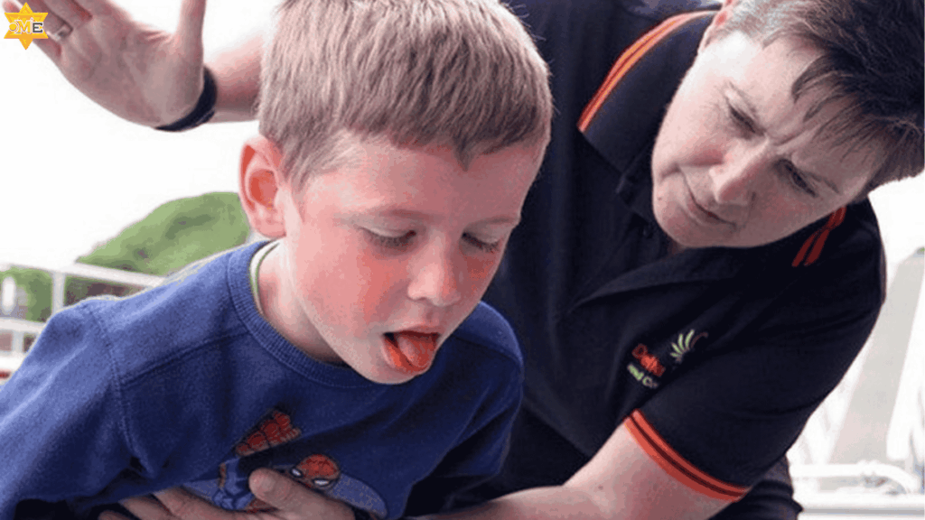 Hóc dị vật là tình trạng khi một vật lạ lọt vào đường thở