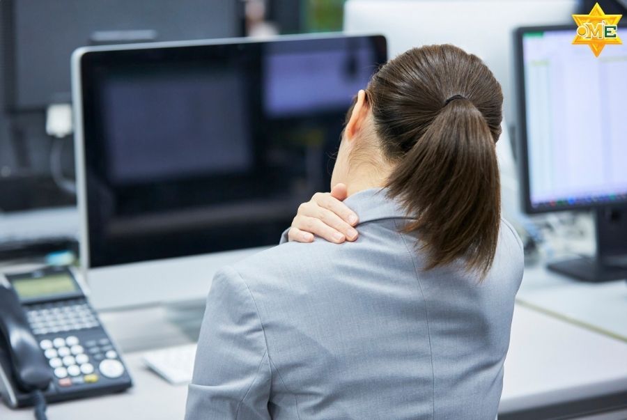 nguyên nhân đau cổ vai gáy