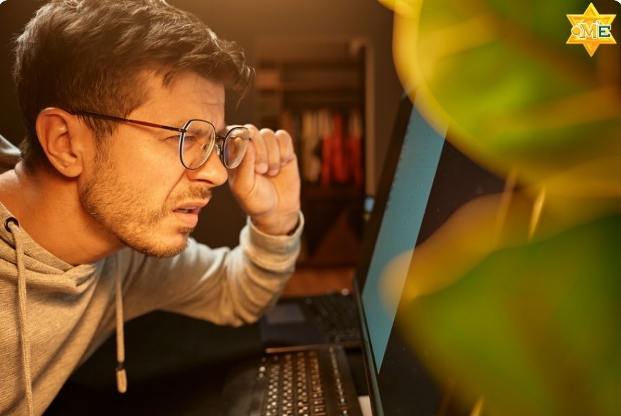 Nhức mỏi mắt xoa bóp bấm huyệt có giúp chữa hiệu quả không?